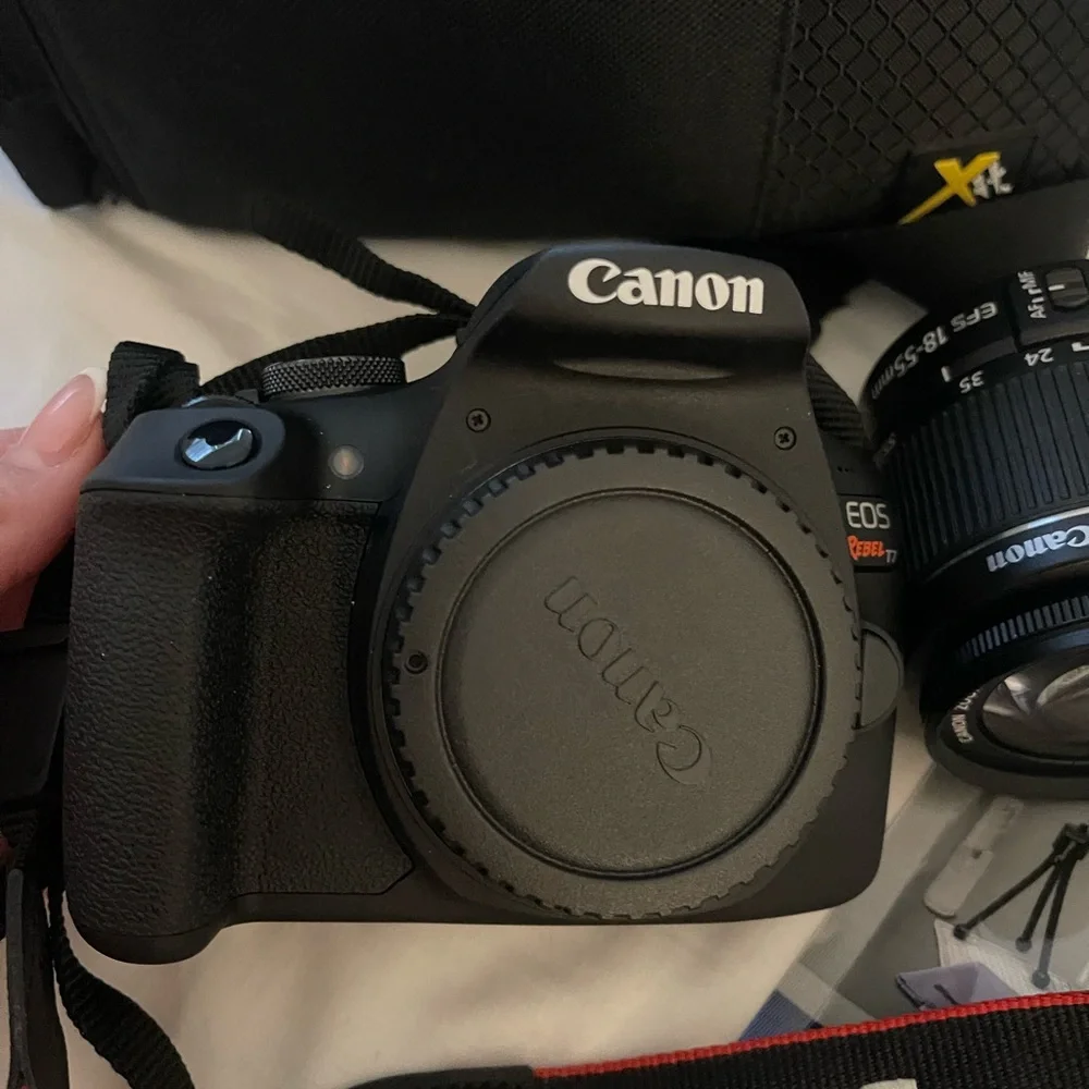 Canon Black Digital Camera with Professional DSLR Design
